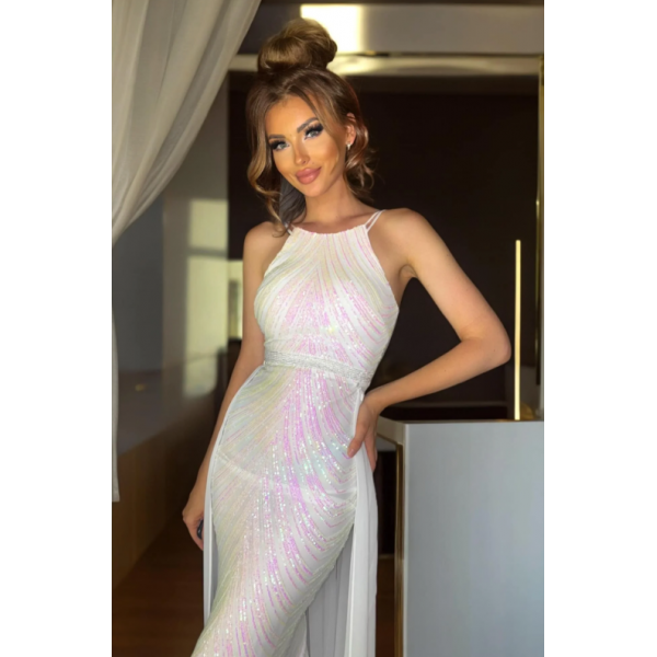 Svečana obleka z bleščečimi detajli